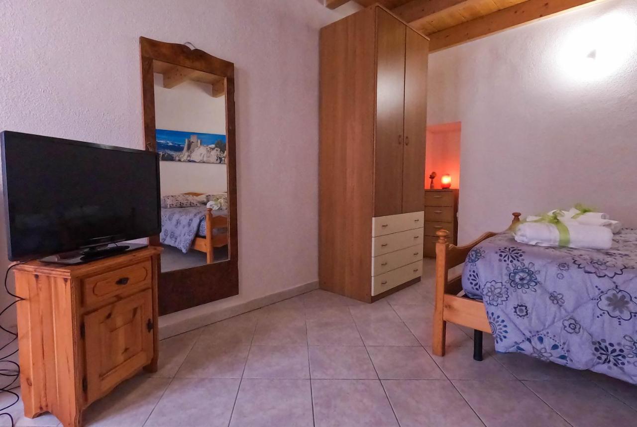 Bed and Breakfast San Domenico House - Centro Storico Л'Акуила Экстерьер фото